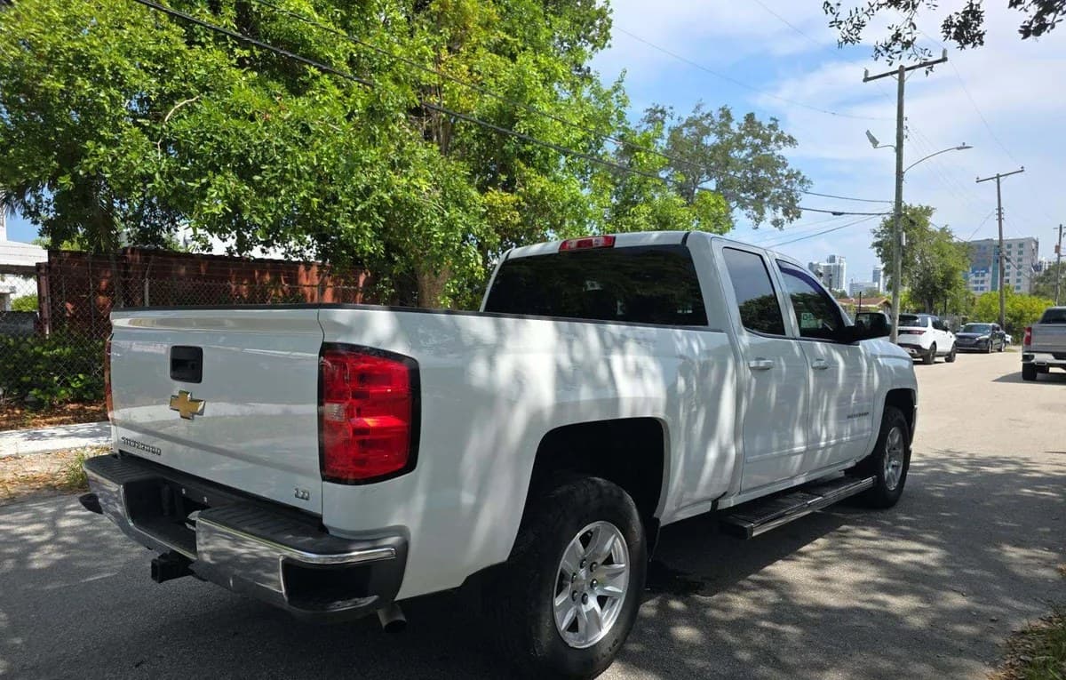 2019 CHEVROLET SILVERADO 1500 LD LT EXTENDED CAB MEDIUM BED 1LT 4