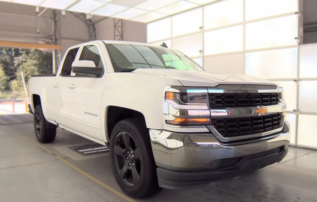 2019 CHEVROLET SILVERADO 1500 LD LT EXTENDED CAB MEDIUM BED 1LT 4