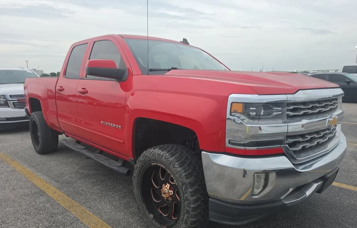 2019 CHEVROLET SILVERADO 1500 LD LT EXTENDED CAB MEDIUM BED 1LT 4