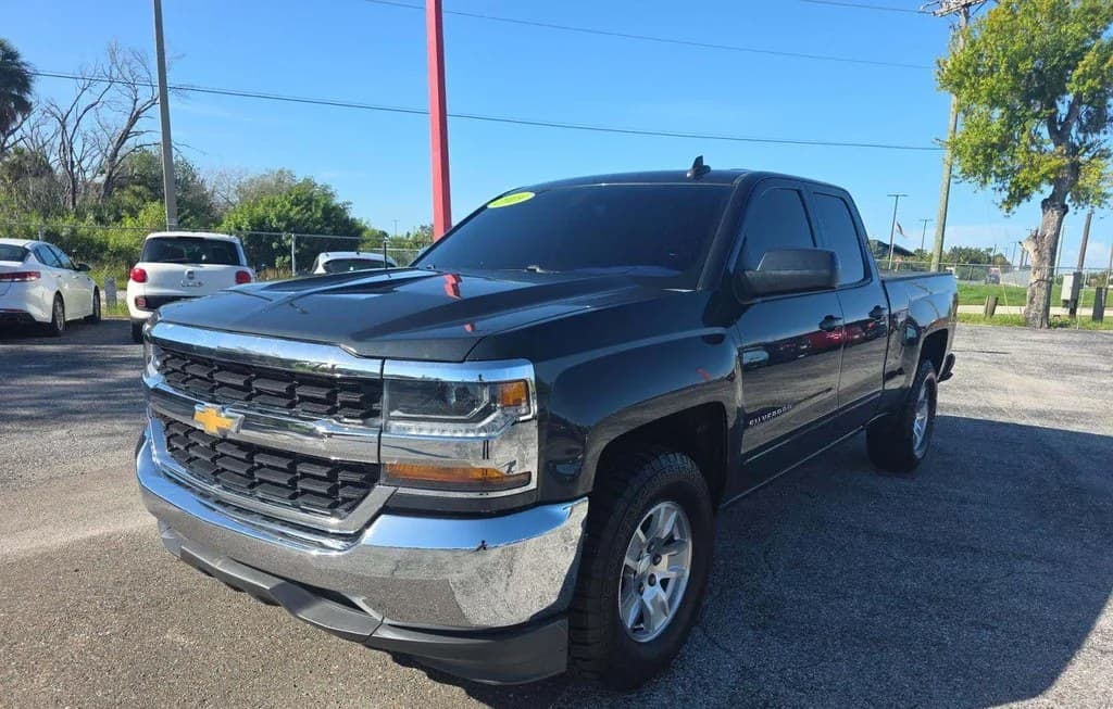 2019 CHEVROLET SILVERADO 1500 LD LT EXTENDED CAB MEDIUM BED 1LT 1