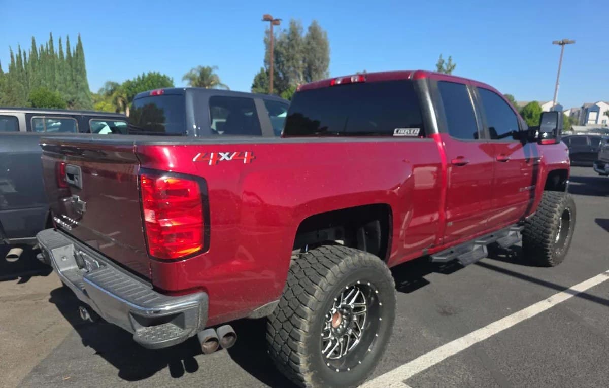 2019 CHEVROLET SILVERADO 1500 LD LT EXTENDED CAB MEDIUM BED 1LT 4