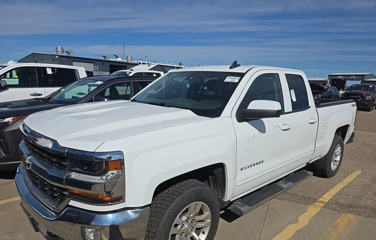 2019 CHEVROLET SILVERADO 1500 LD LT EXTENDED CAB MEDIUM BED 1LT 2