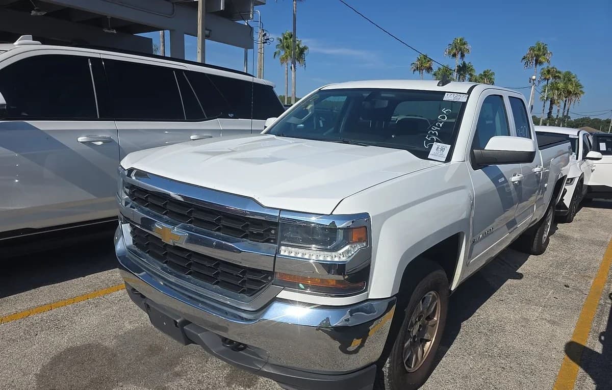 2019 CHEVROLET SILVERADO 1500 LD LT EXTENDED CAB MEDIUM BED 1LT 2