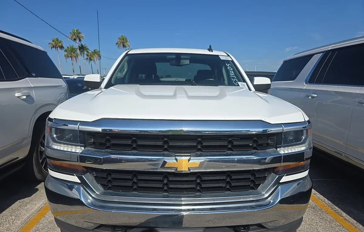 2019 CHEVROLET SILVERADO 1500 LD LT EXTENDED CAB MEDIUM BED 1LT 3