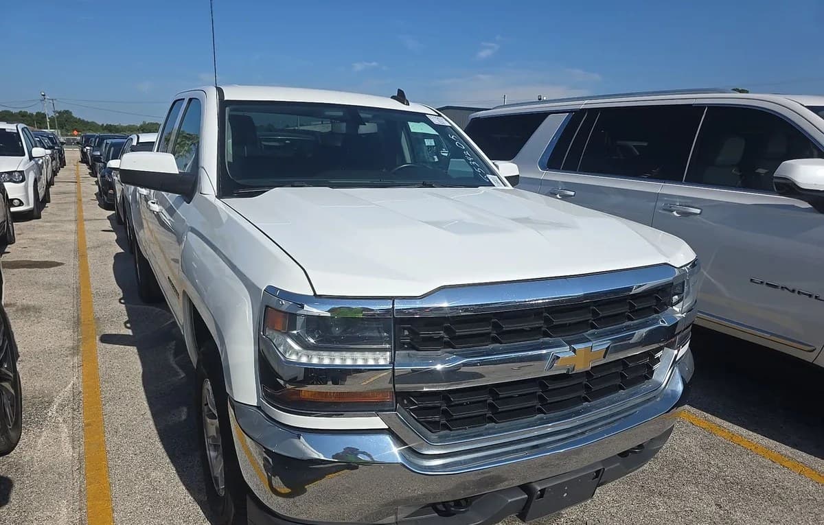 2019 CHEVROLET SILVERADO 1500 LD LT EXTENDED CAB MEDIUM BED 1LT 4