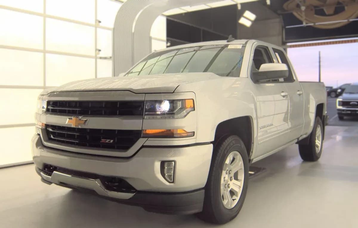 2019 CHEVROLET SILVERADO 1500 LD LT EXTENDED CAB MEDIUM BED 1LT 2