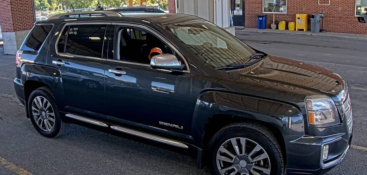 2017 GMC TERRAIN DENALI 5SA 4