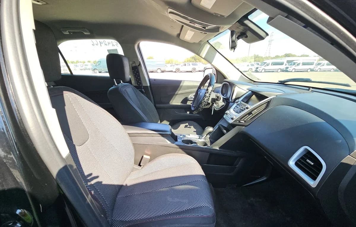2017 CHEVROLET EQUINOX LS 4