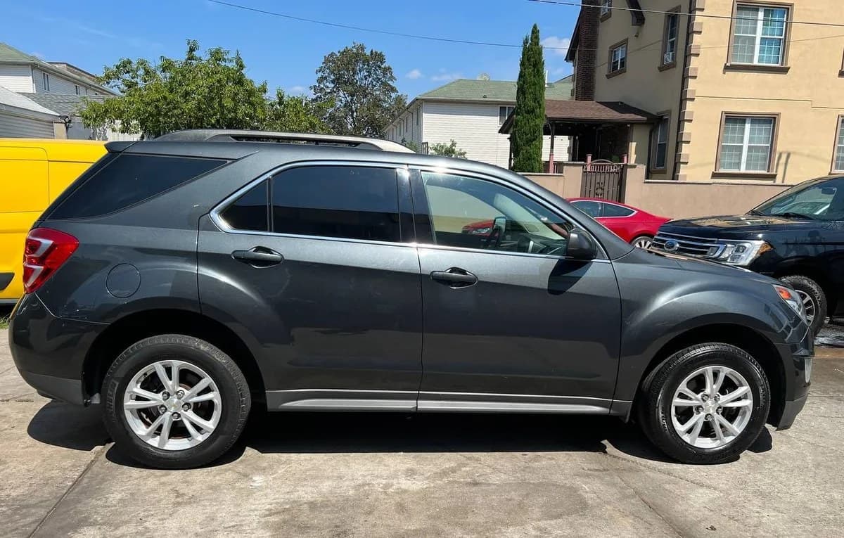 2017 CHEVROLET EQUINOX LT 5