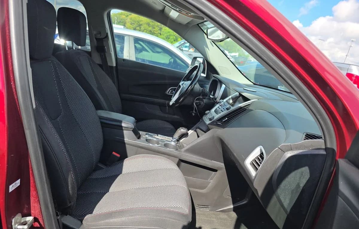 2017 CHEVROLET EQUINOX LT 4