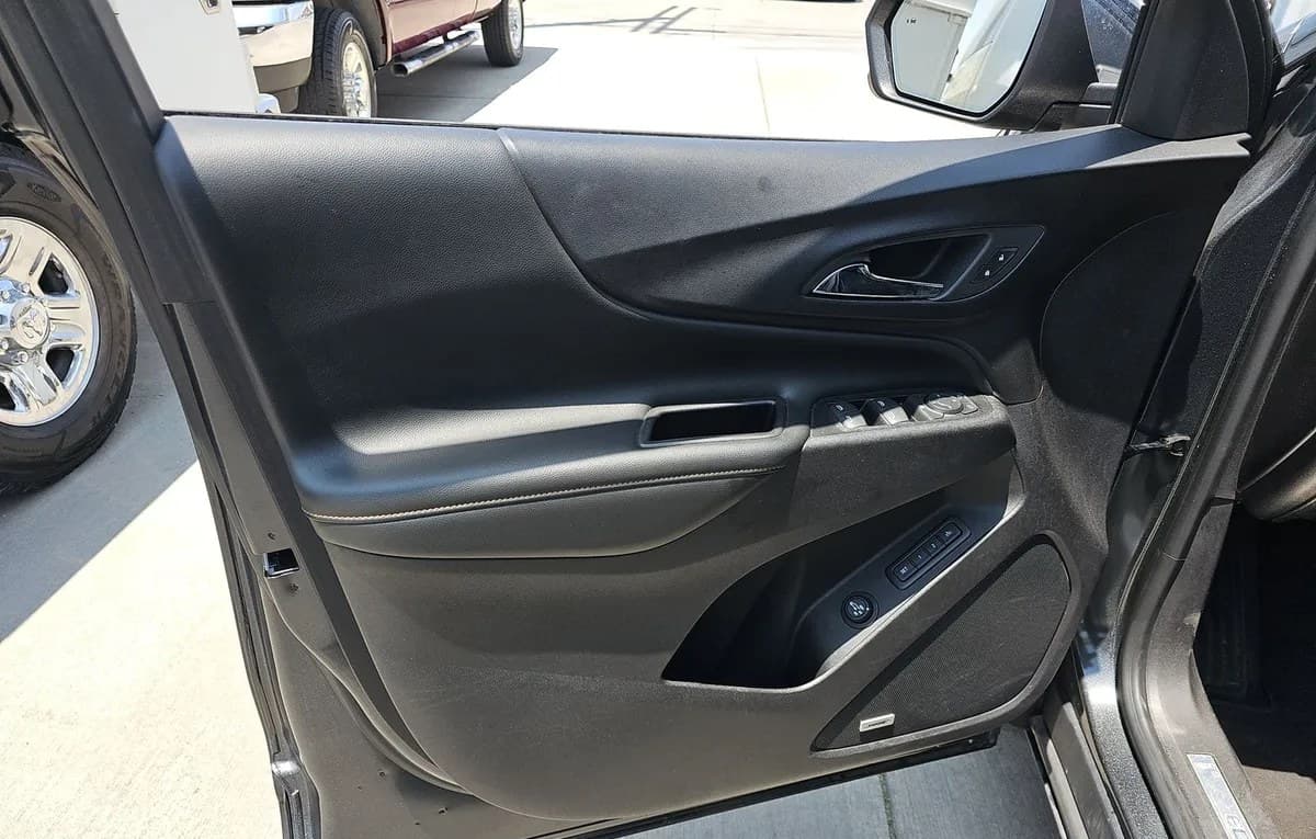 2018 CHEVROLET EQUINOX Premier 6