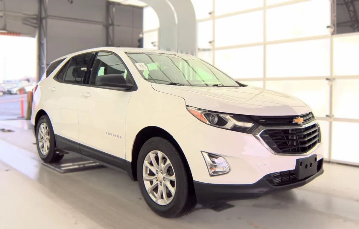 2019 CHEVROLET EQUINOX LS 4