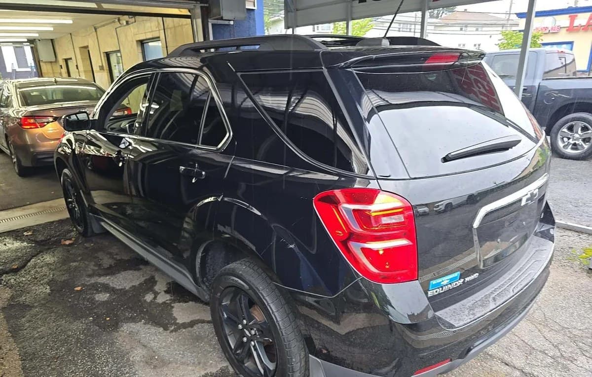 2017 CHEVROLET EQUINOX LT 2