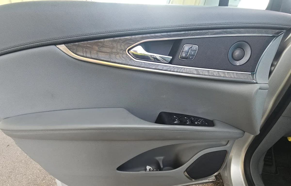2019 LINCOLN NAUTILUS Reserve 6