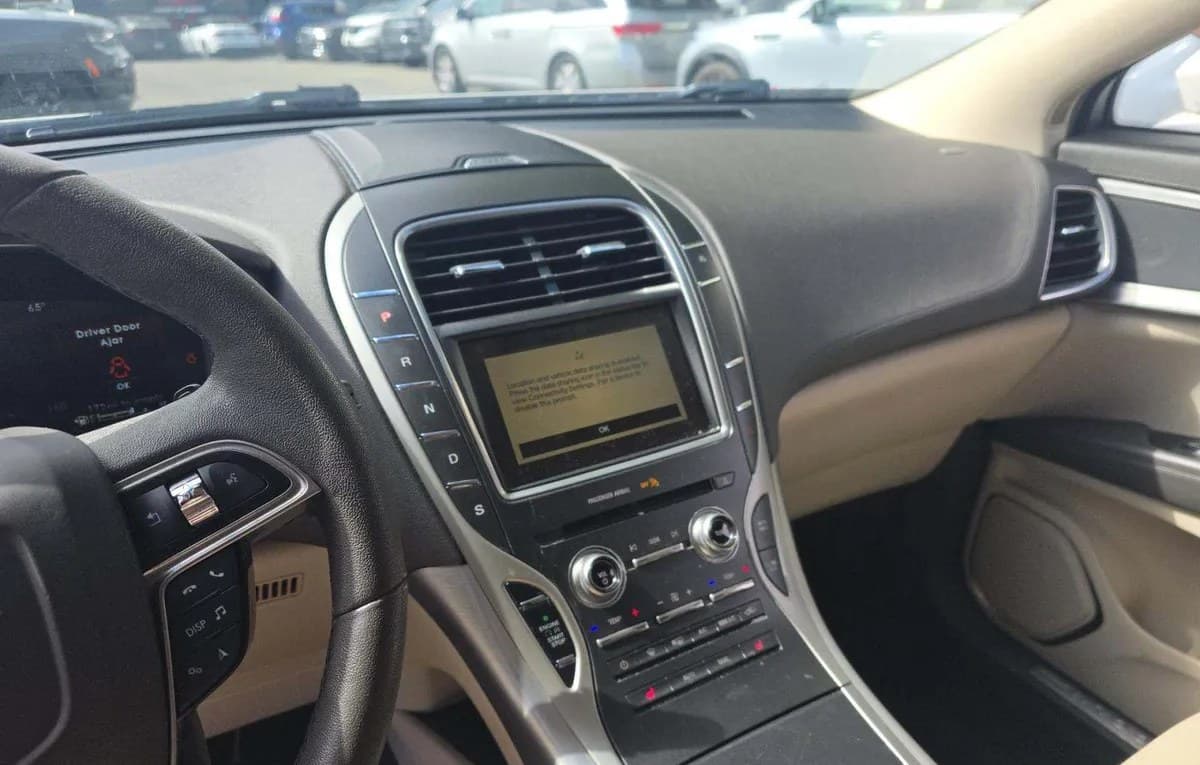 2019 LINCOLN NAUTILUS Standard 7