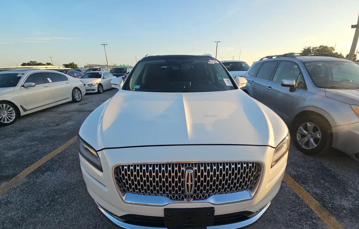 2021 LINCOLN NAUTILUS RESERVE 3