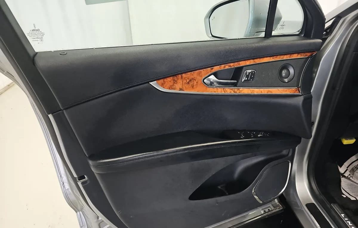 2020 LINCOLN NAUTILUS Reserve 6