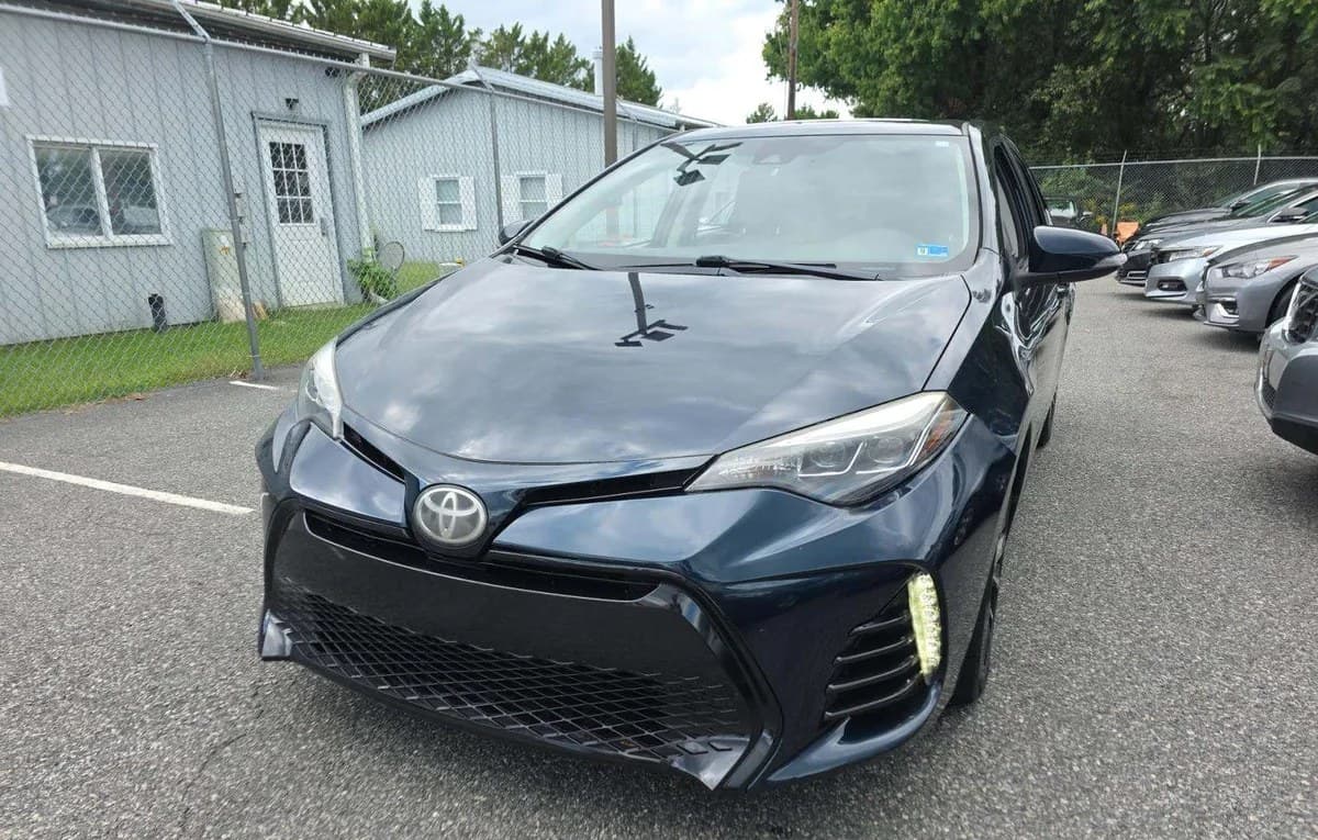 2017 TOYOTA COROLLA XSE 2