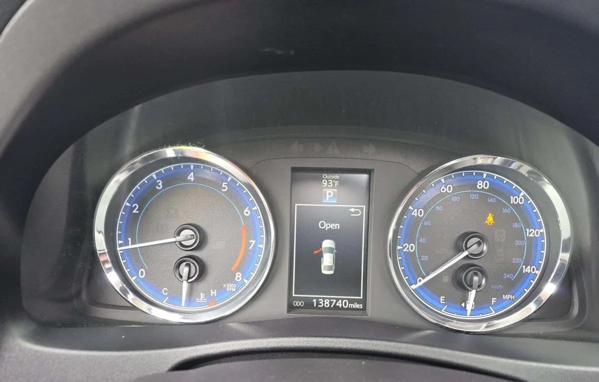 2017 TOYOTA COROLLA XSE 6