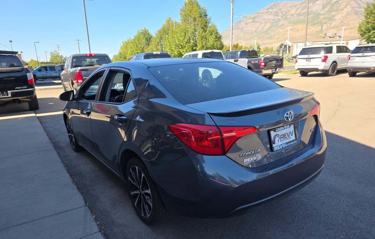 2018 TOYOTA COROLLA SE 3