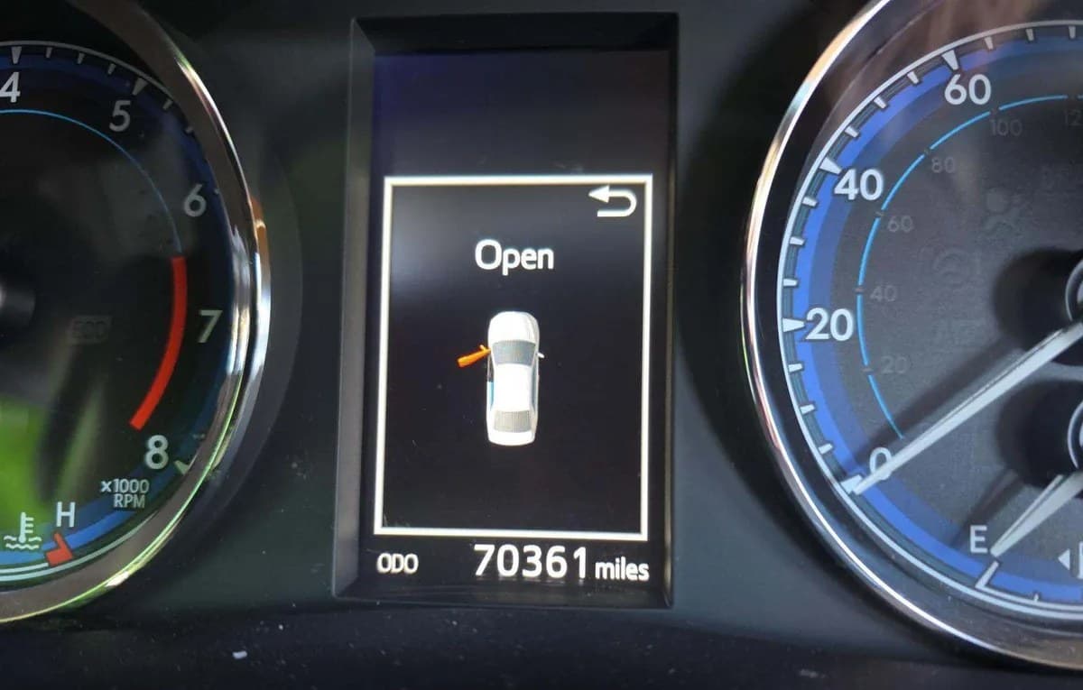 2018 TOYOTA COROLLA SE 6