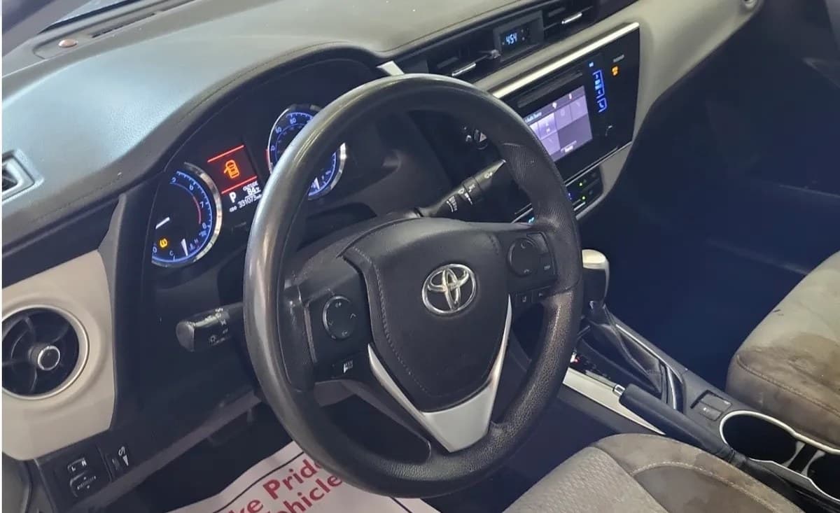2017 TOYOTA COROLLA LE 6