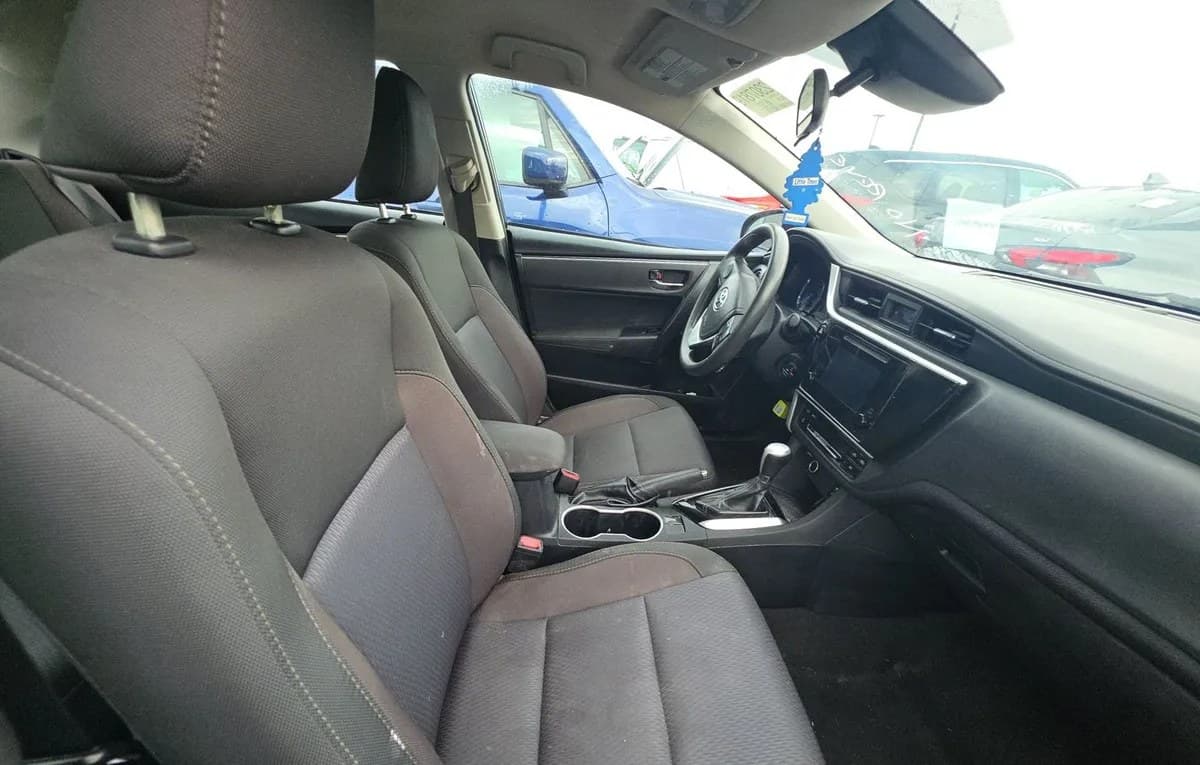 2018 TOYOTA COROLLA LE 4