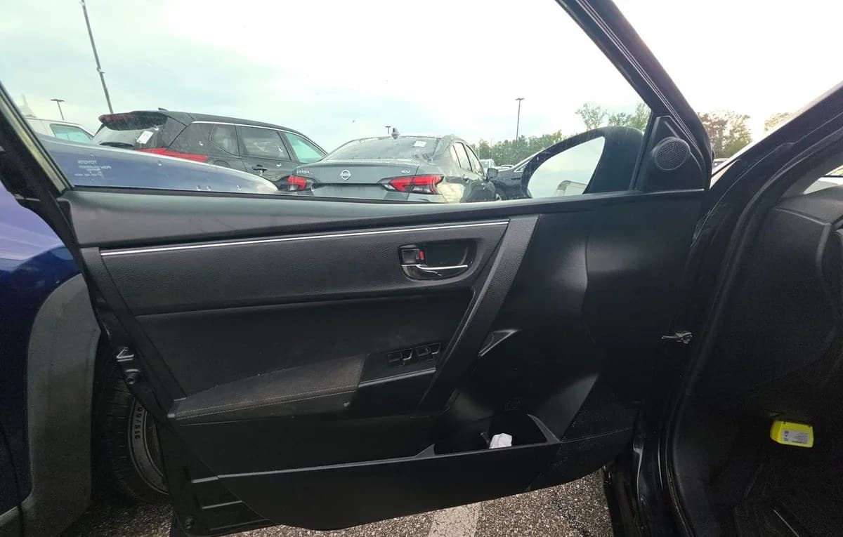 2018 TOYOTA COROLLA LE 5