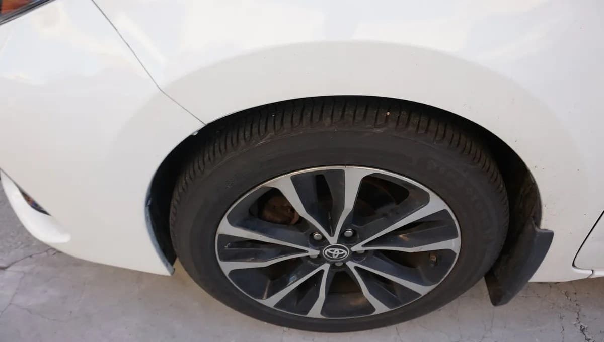 2017 TOYOTA COROLLA SE 5