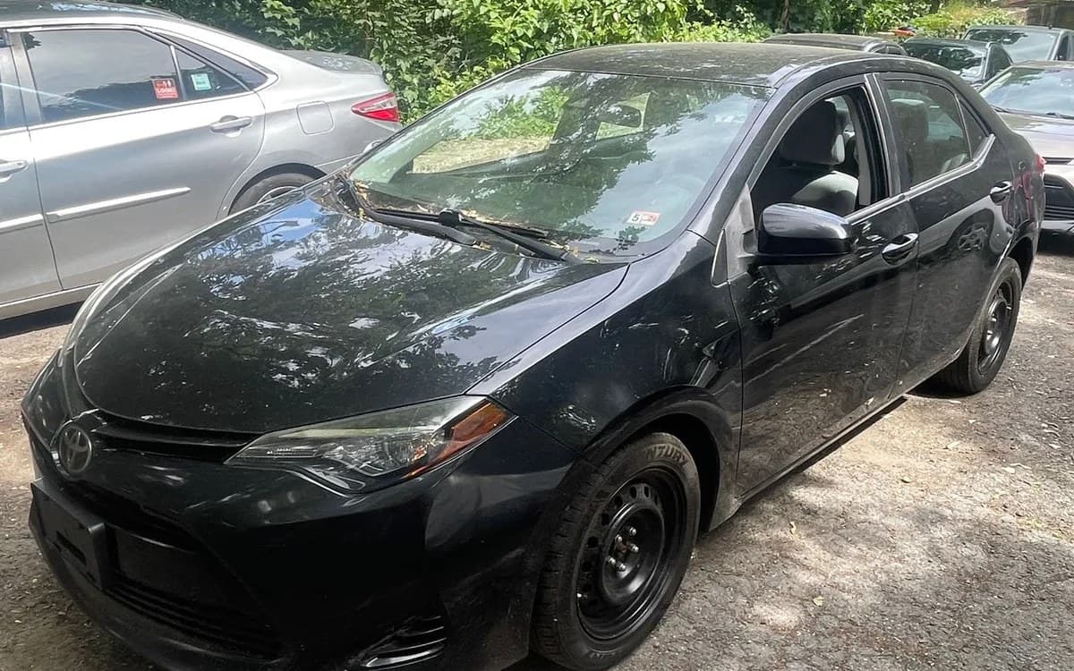 2017 TOYOTA COROLLA LE 3