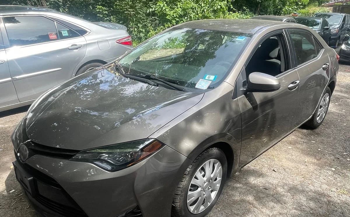 2018 TOYOTA COROLLA LE 3