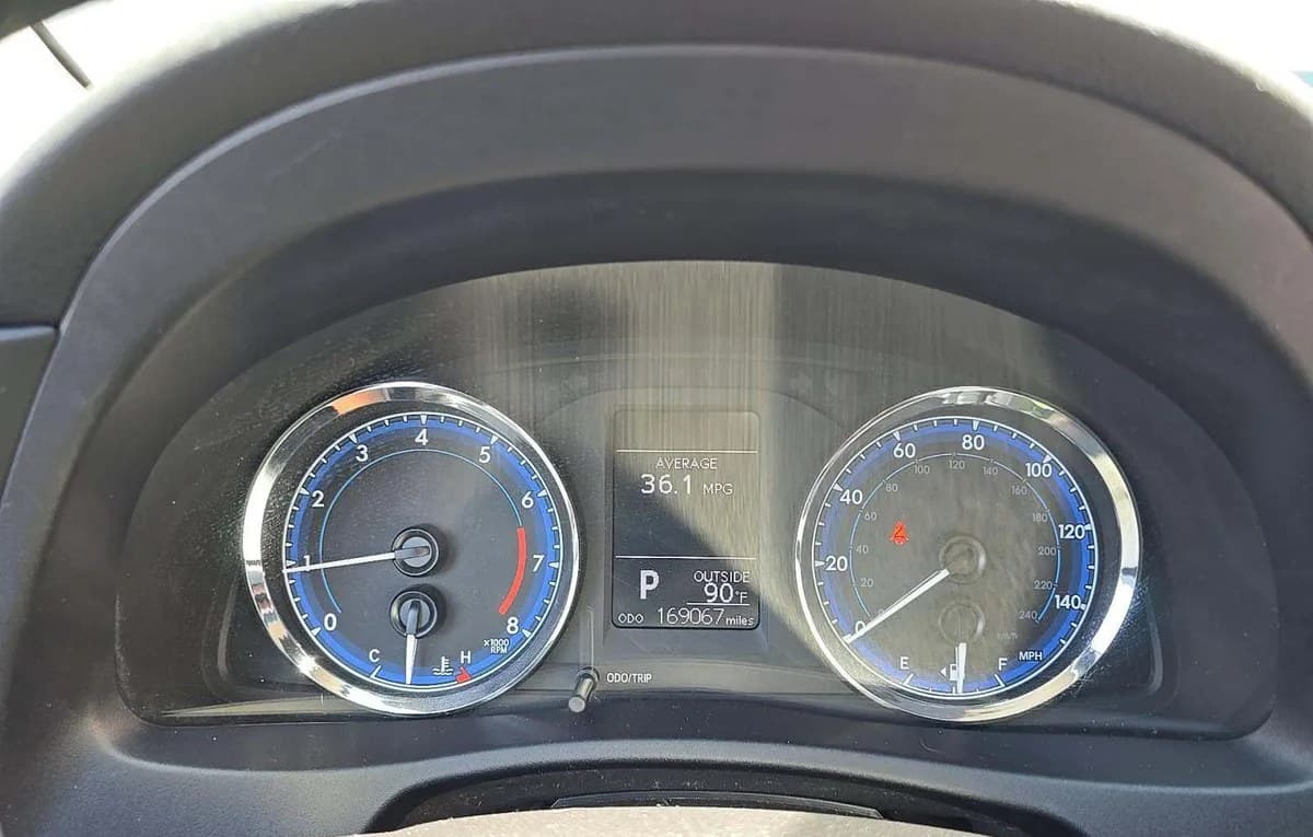 2017 TOYOTA COROLLA LE 6
