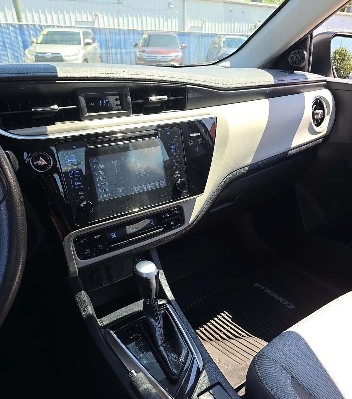 2017 TOYOTA COROLLA LE 7