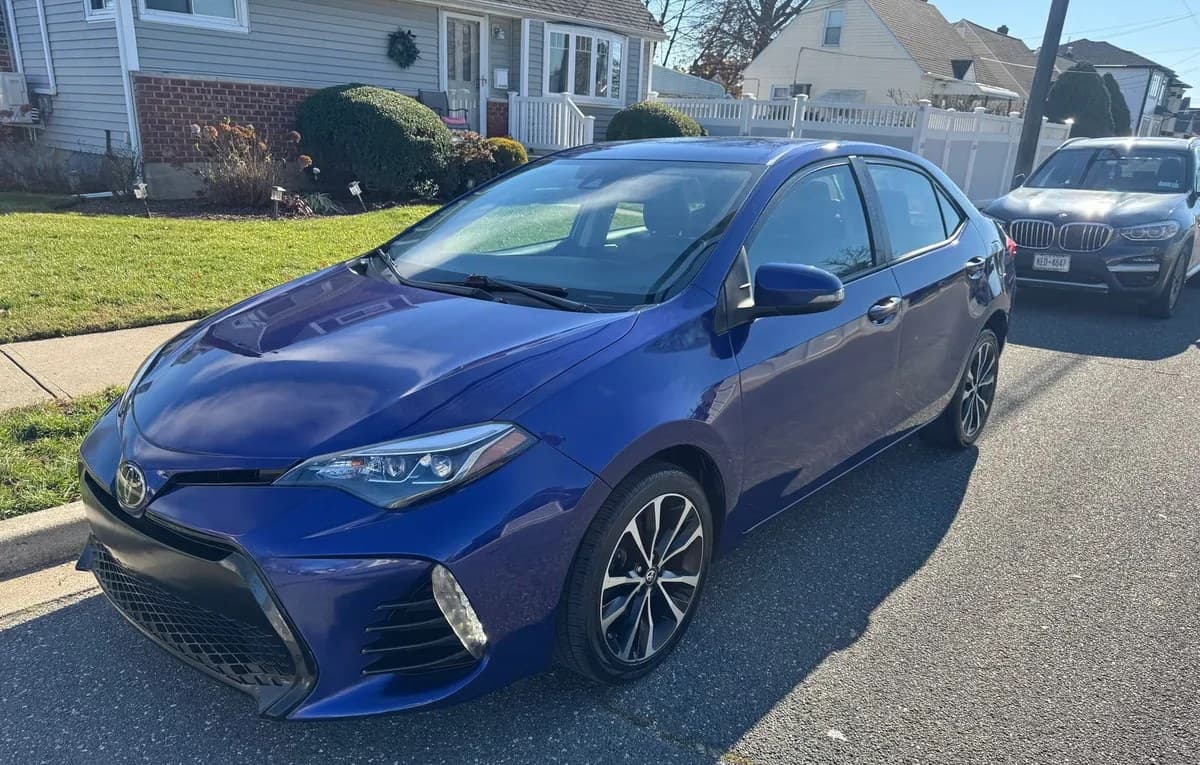 2017 TOYOTA COROLLA SE 3