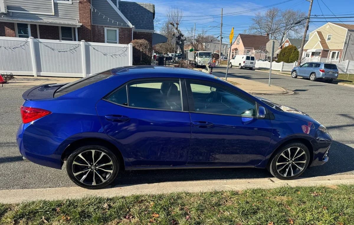2017 TOYOTA COROLLA SE 5