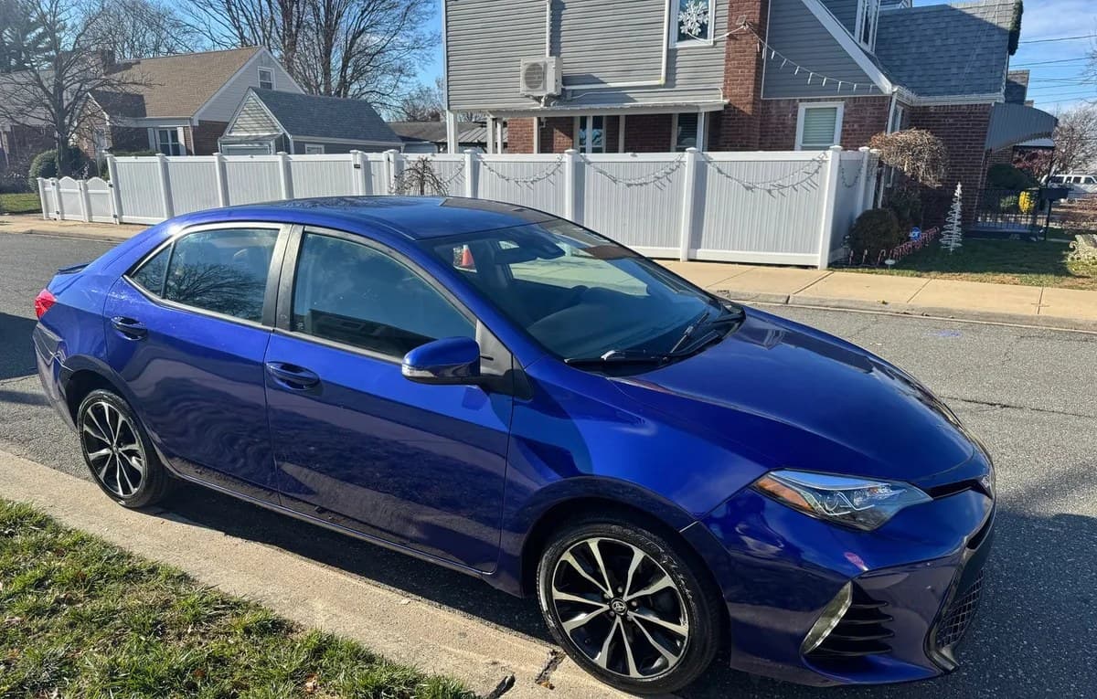 2017 TOYOTA COROLLA SE 6