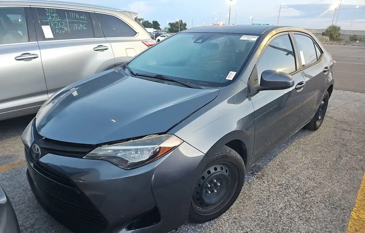 2017 TOYOTA COROLLA LE 2