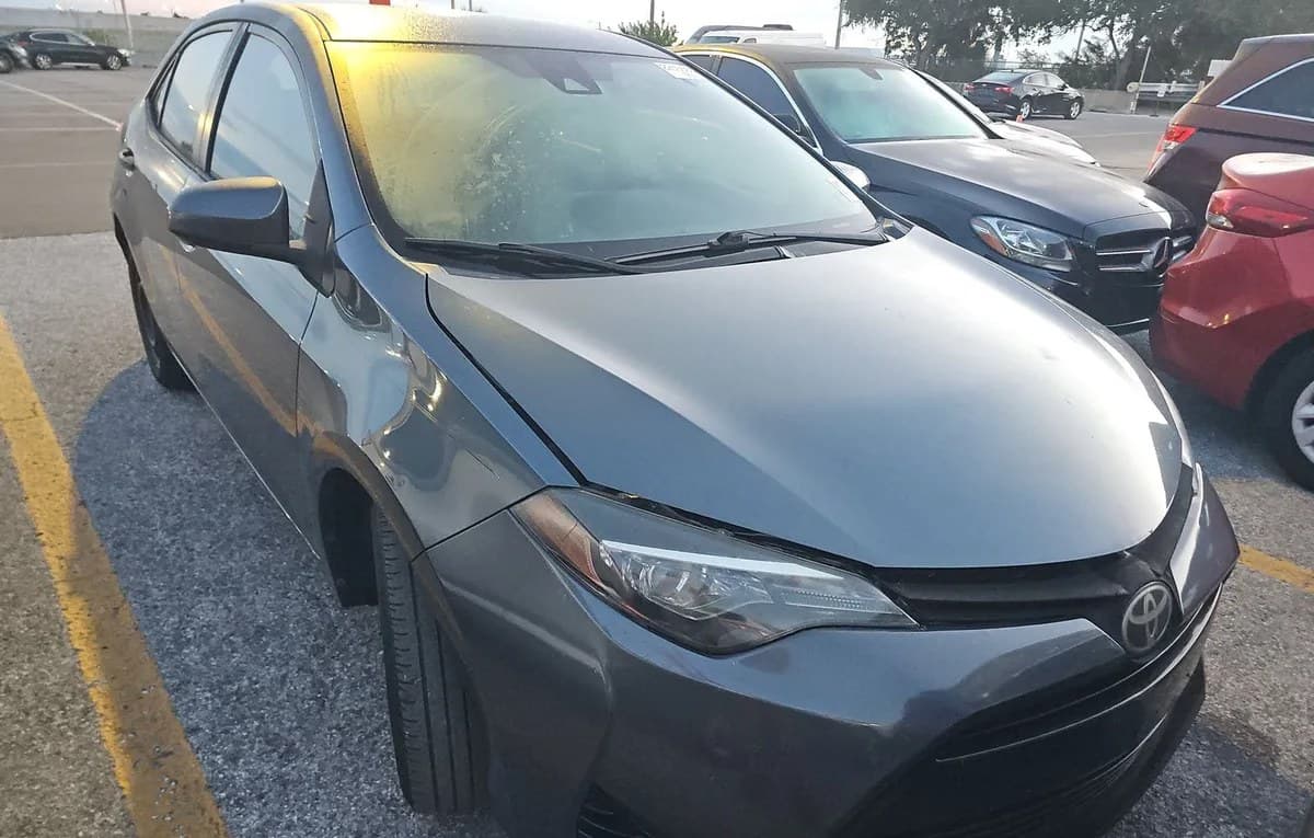 2017 TOYOTA COROLLA LE 4
