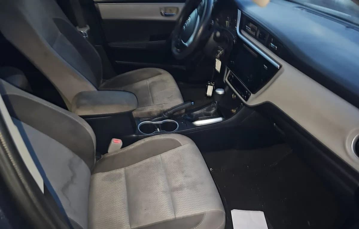 2017 TOYOTA COROLLA LE 5