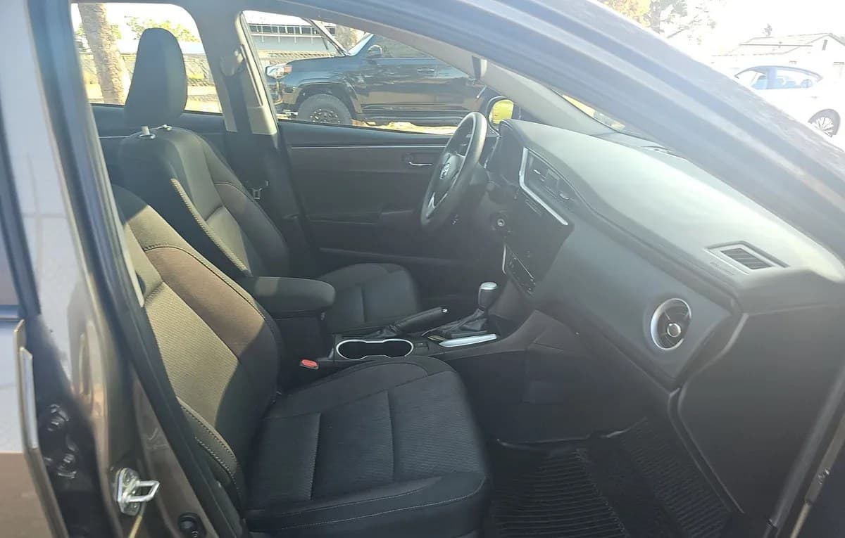 2019 TOYOTA COROLLA LE 5
