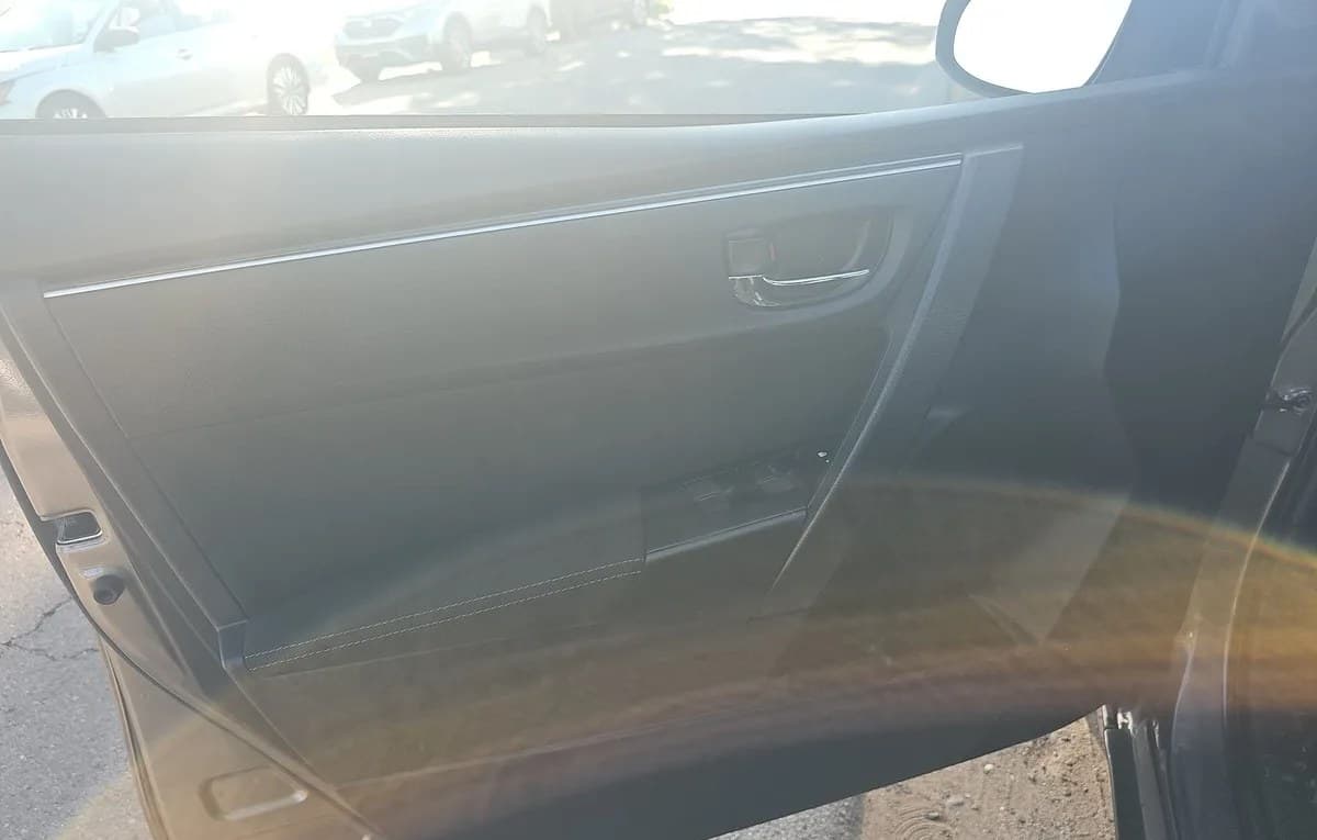 2019 TOYOTA COROLLA LE 6