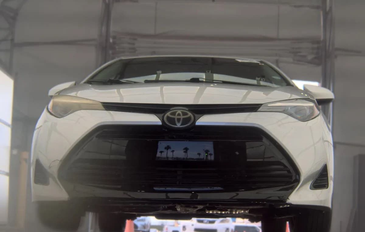 2019 TOYOTA COROLLA LE SEDAN 4