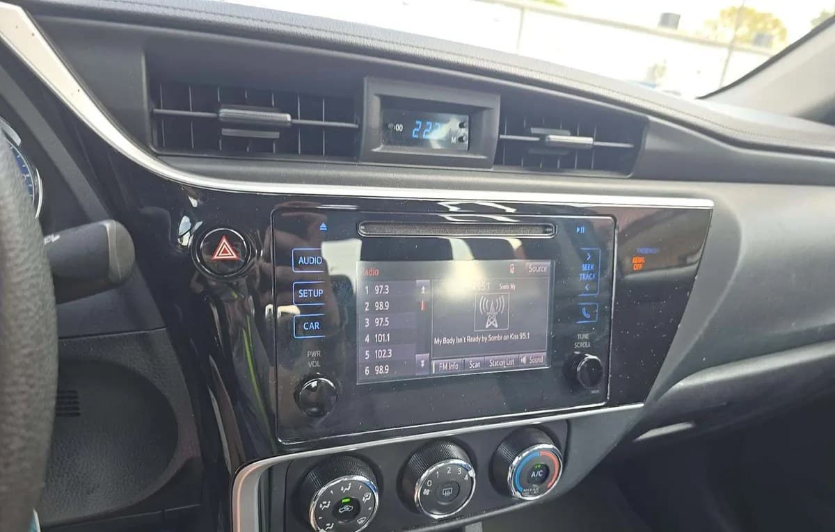 2019 TOYOTA COROLLA L 7