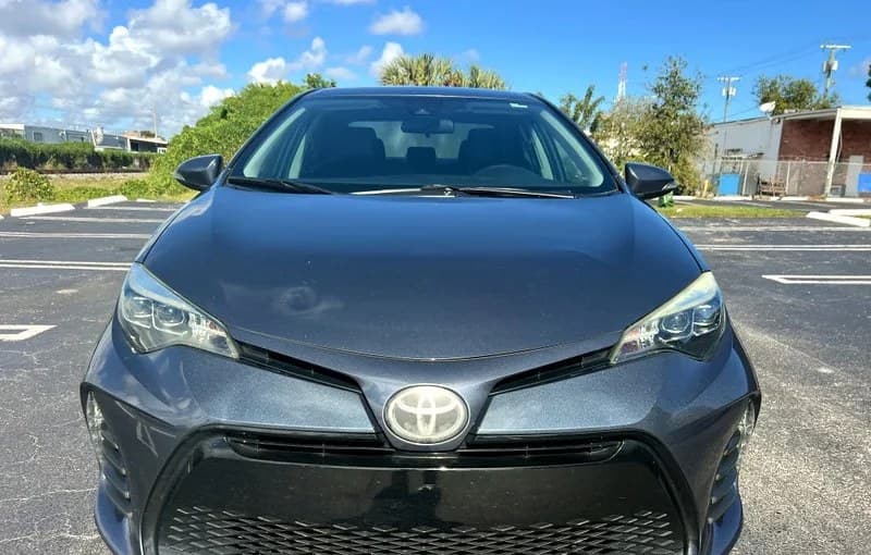 2019 TOYOTA COROLLA SE 3