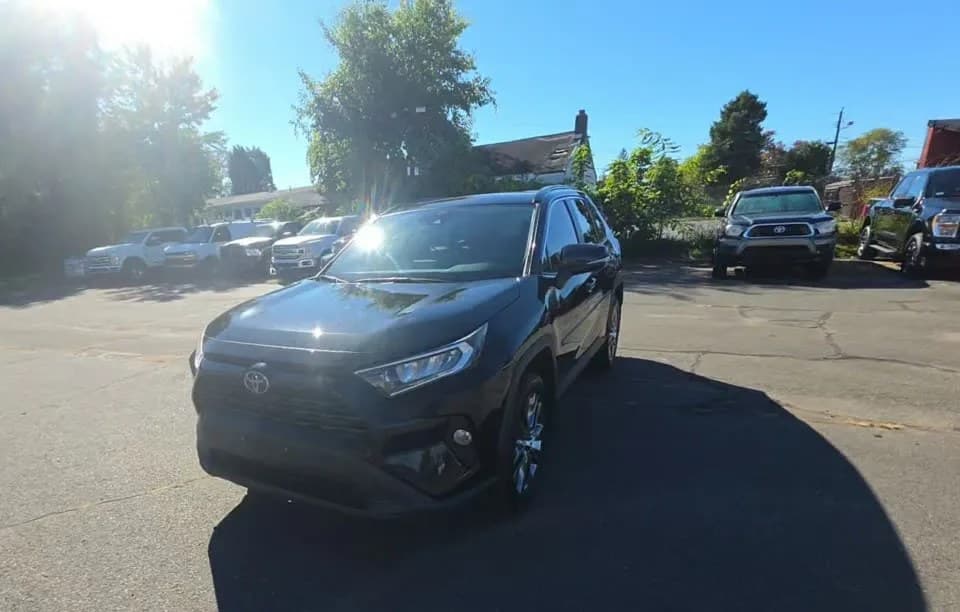 2020 TOYOTA RAV4 XLE PREMIUM