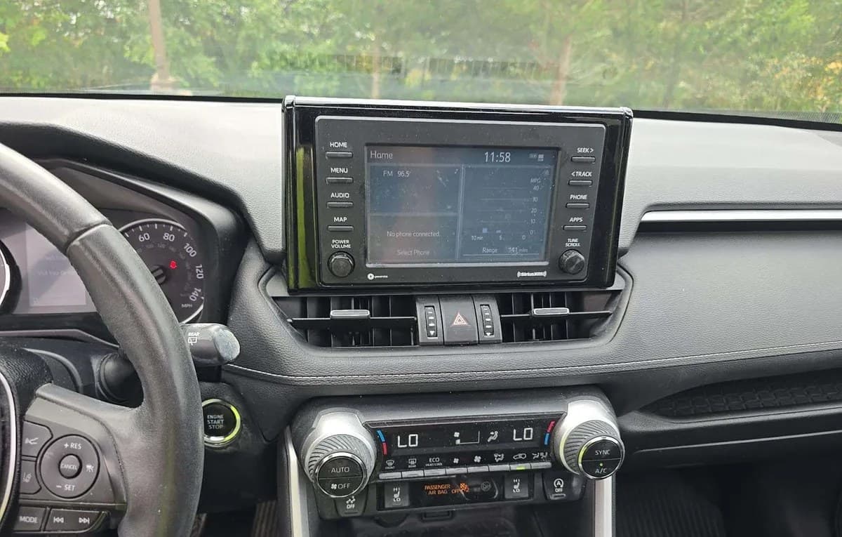2020 TOYOTA RAV4 XLE Premium 7