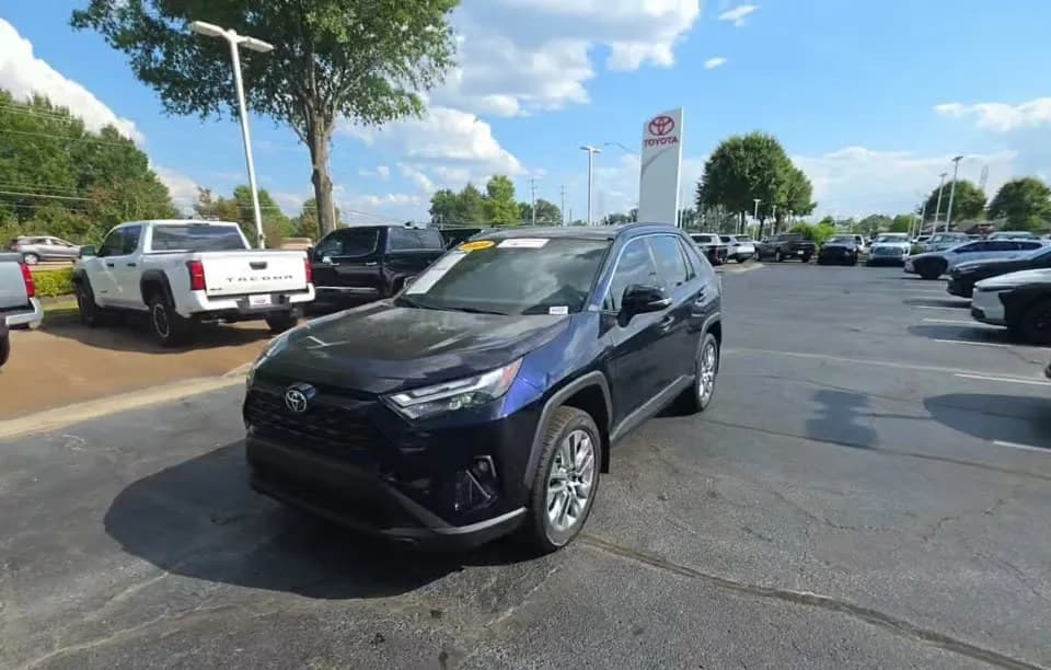 2025 TOYOTA RAV4 XLE PREMIUM
