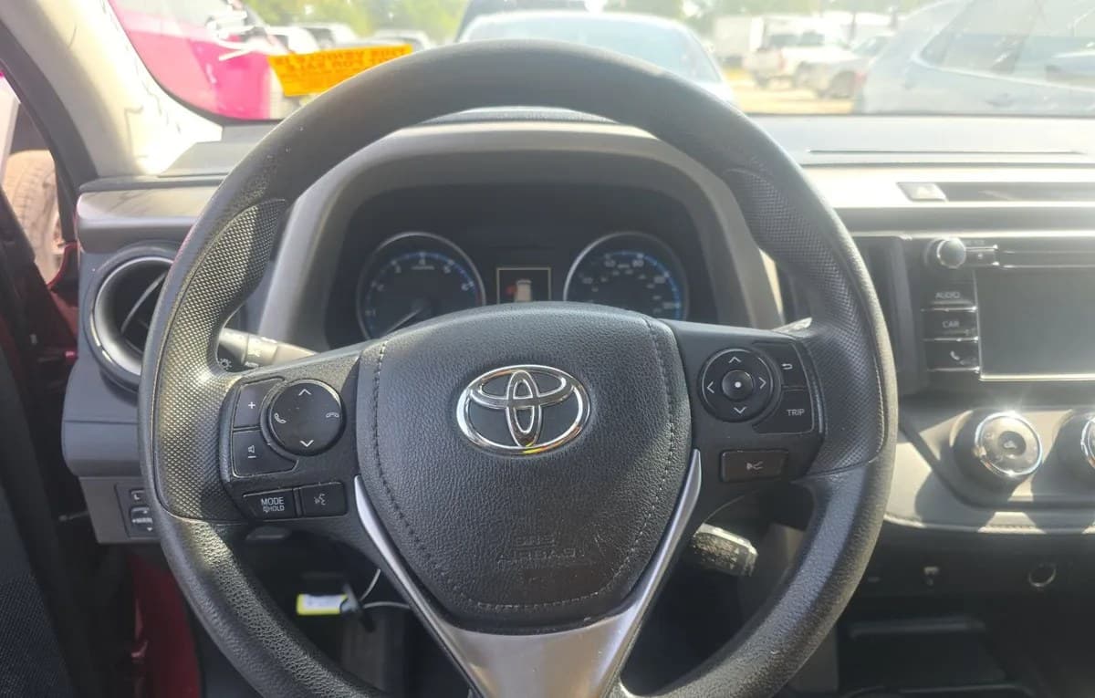 2018 TOYOTA RAV4 LE 7