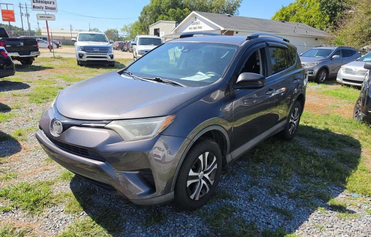 2017 TOYOTA RAV4 LE 2