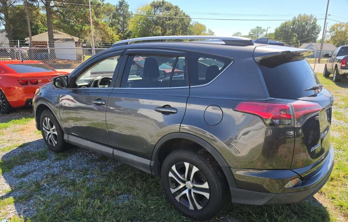 2017 TOYOTA RAV4 LE 3